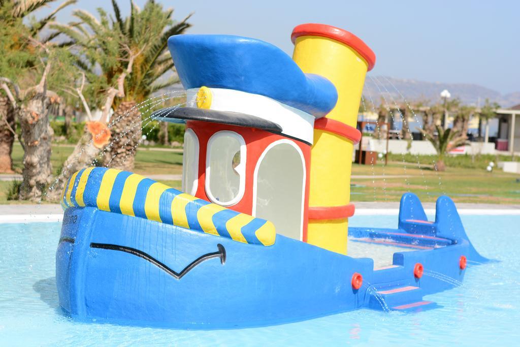 Santa Marina Beach Gazi 外观 照片